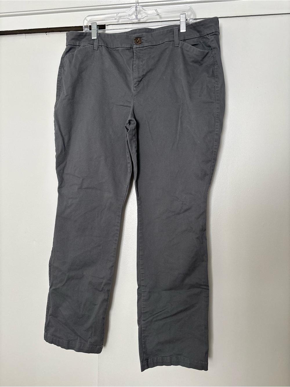 Old Navy Women’s Gray Chino Pants 18